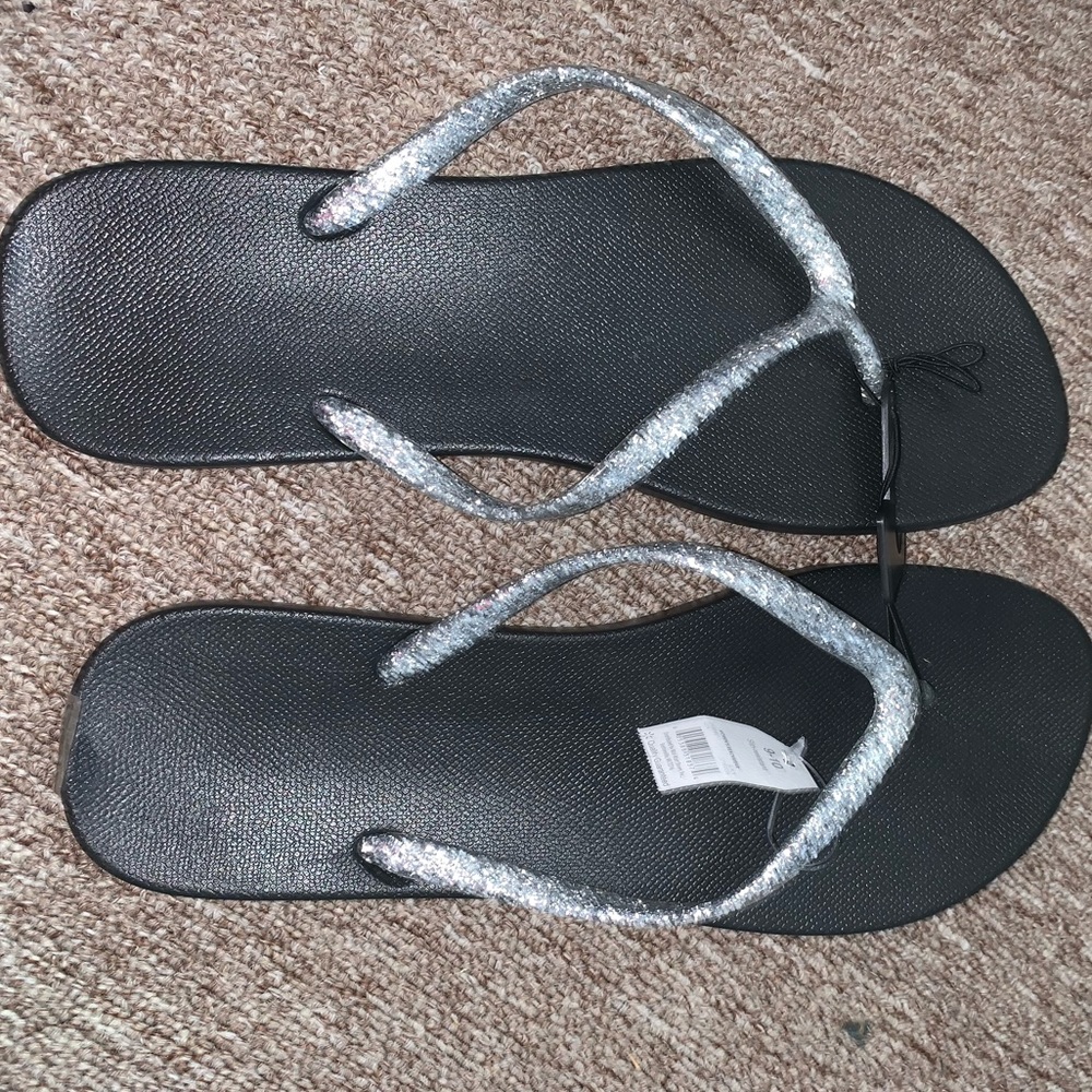 NWT glitter flip flops